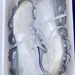 Nike Airmax women’s 8.